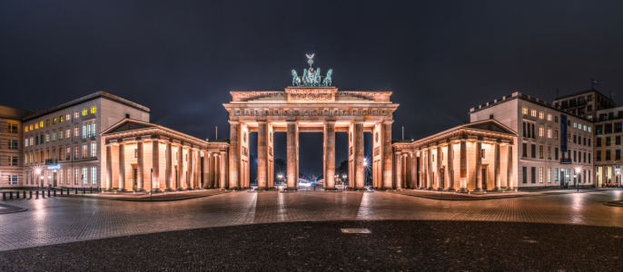 Picture no: 11101209 Berlin Brandenburger Tor Panorama bei Nacht Created by: Jean Claude Castor