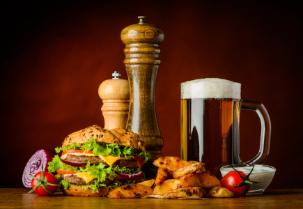 Picture no: 11820631 Fastfood Burger mit Bier Created by: xfotostudio