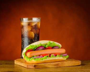 Picture no: 11830451 Hot Dog Fast Food mit Cola und Eis Created by: xfotostudio