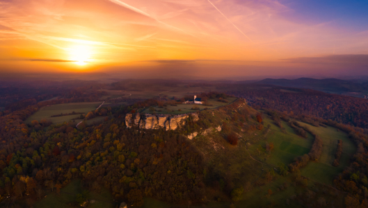 Picture no: 12357003 Luftaufnahme des Staffelbergs beim Sonnenuntergang Created by: raphotography88