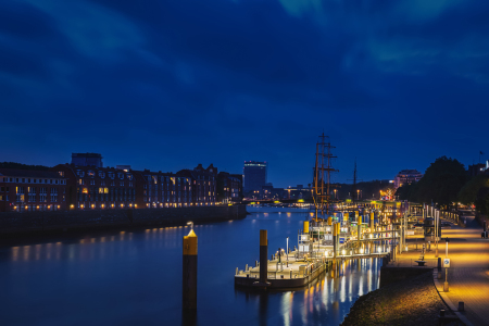 Picture no: 12865815 Bremen - Weserpromenade - Schlachte Created by: uh-Photography