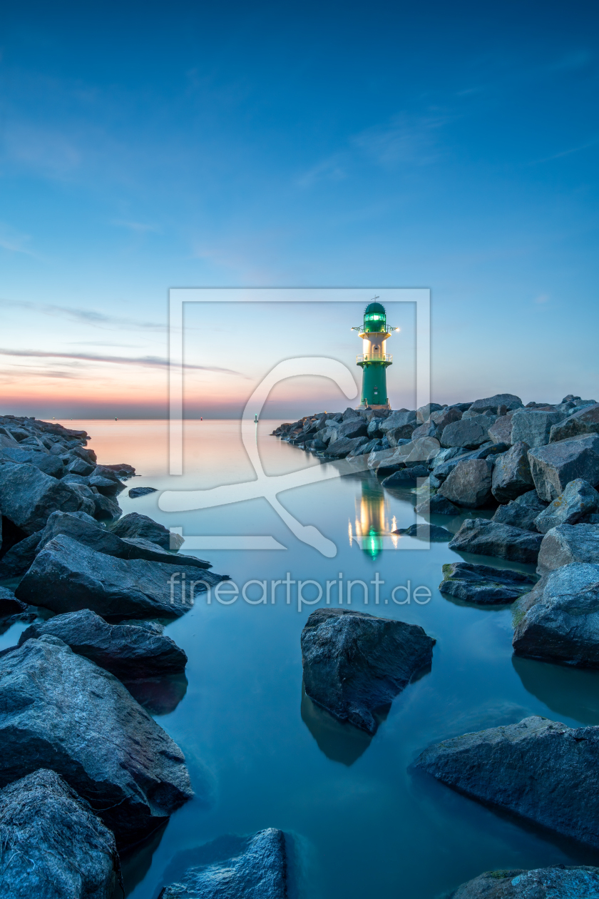 Bild-Nr.: 12217750 Leuchtturm Westmole bei Warnemünde erstellt von eyetronic
