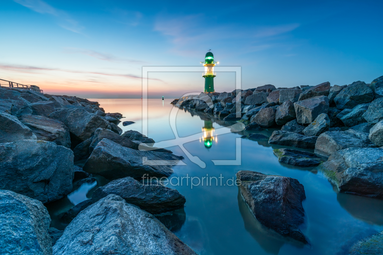 Bild-Nr.: 12217757 Leuchtturm Westmole am Abend erstellt von eyetronic