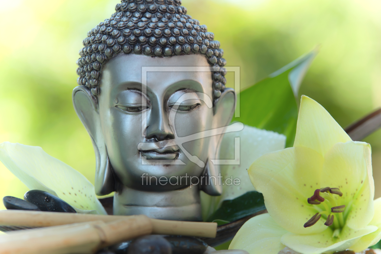 Bild-Nr.: 12248731 Buddha Kopf mit weißer Lilien Blüte erstellt von Tanja Riedel
