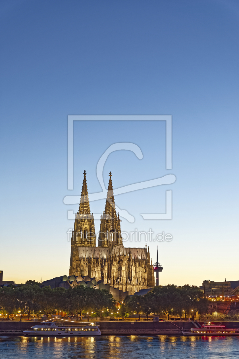 Bild-Nr.: 12733338 Blaue Stunde am Dom erstellt von XYRIUS