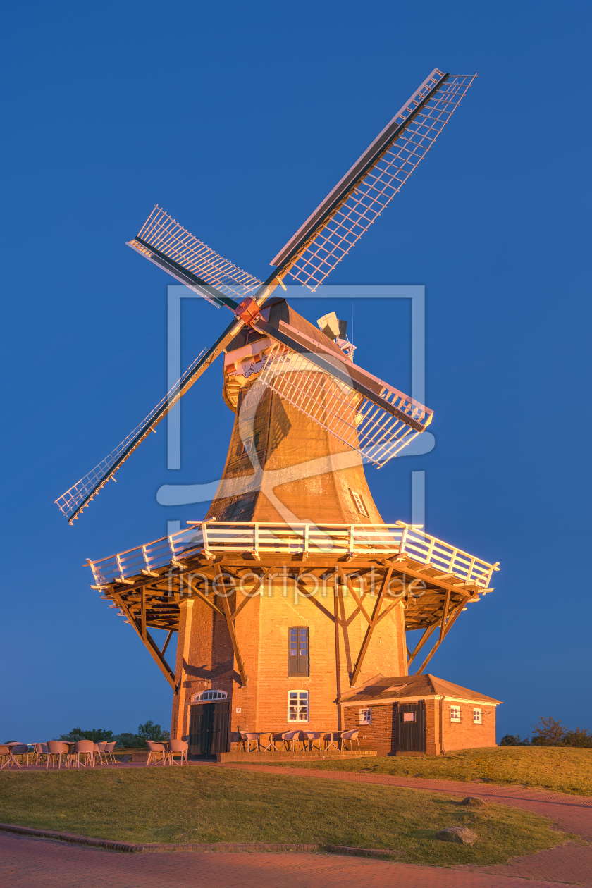 Bild-Nr.: 12738851 Windmühle in Greetsiel in Ostfriesland erstellt von Michael Valjak