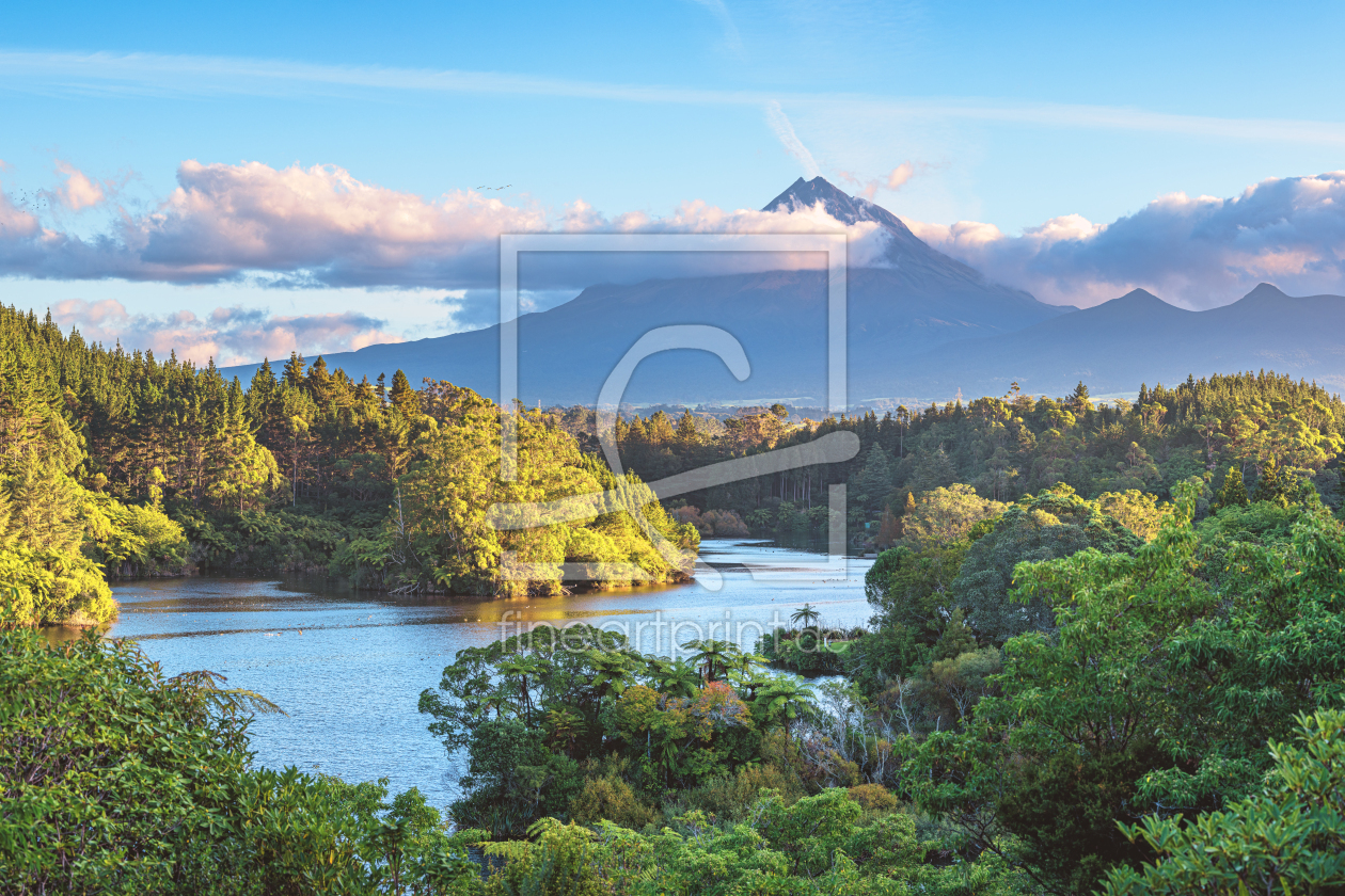Bild-Nr.: 12783930 Neuseeland Mount Taranaki am Lake Mangamahoe erstellt von Jean Claude Castor