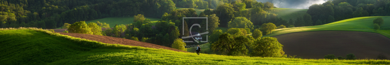 Bild-Nr.: 12848024 Atemberaubende Panoramalandschaft mit einem Wander erstellt von Smileus