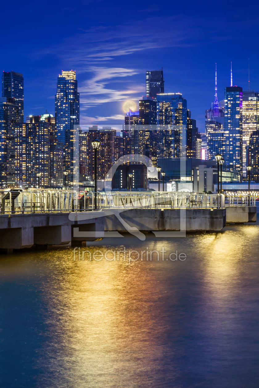 Bild-Nr.: 12868377 Vollmond über der Midtown Manhattan Skyline  erstellt von Melanie Viola