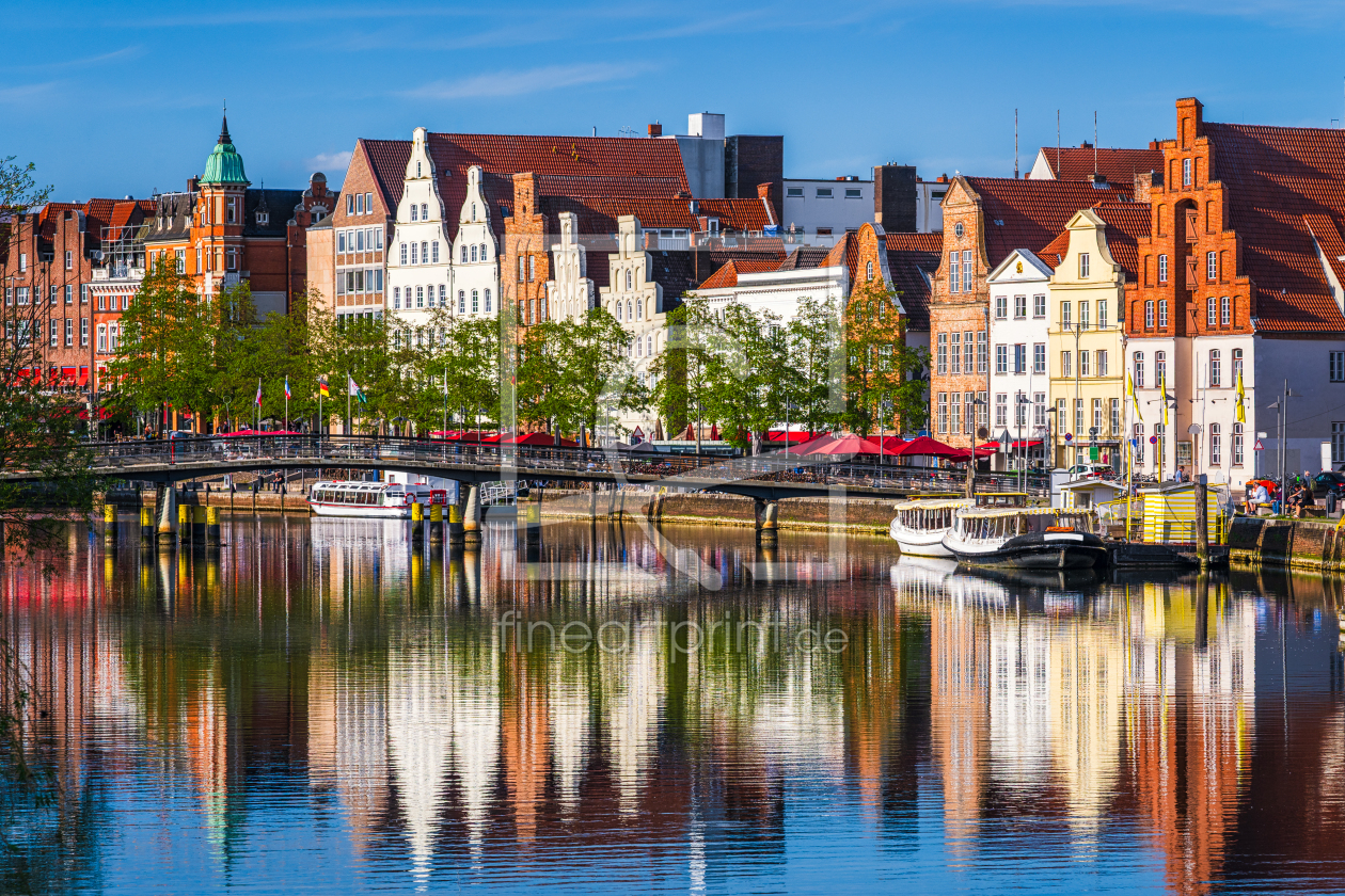 Bild-Nr.: 12893632 Altstadt von Lübeck im Sommer erstellt von Mapics