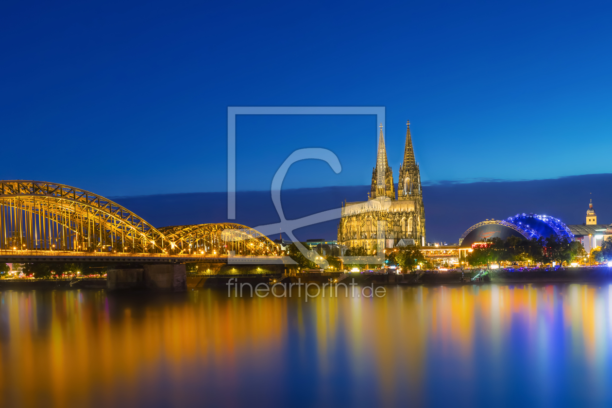 Bild-Nr.: 12907899 Köln bei Nacht - Blaue Stunde - Skyline erstellt von uh-Photography