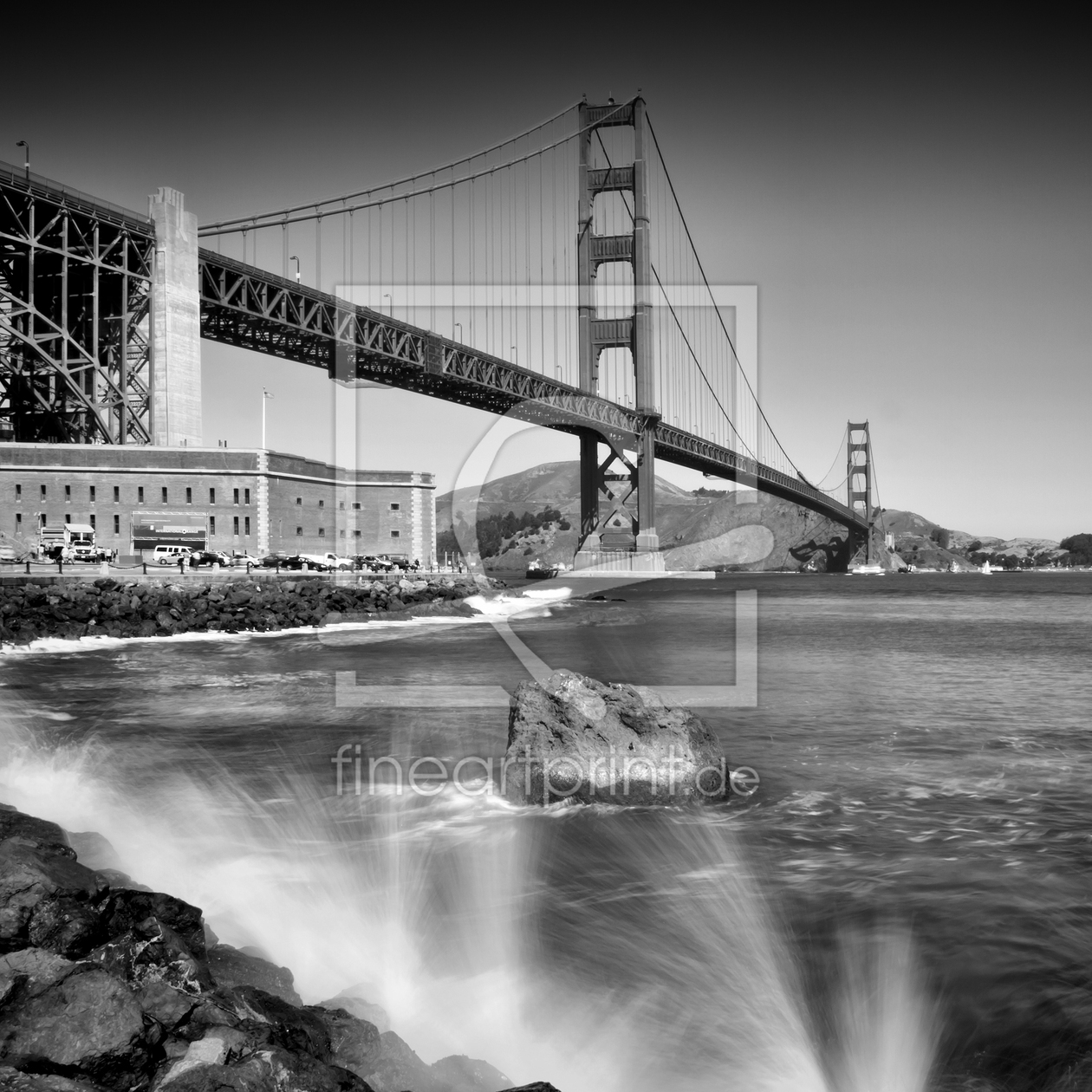 Bild-Nr.: 12916246 Golden Gate Bridge mit Brandung - Monochrom erstellt von Melanie Viola