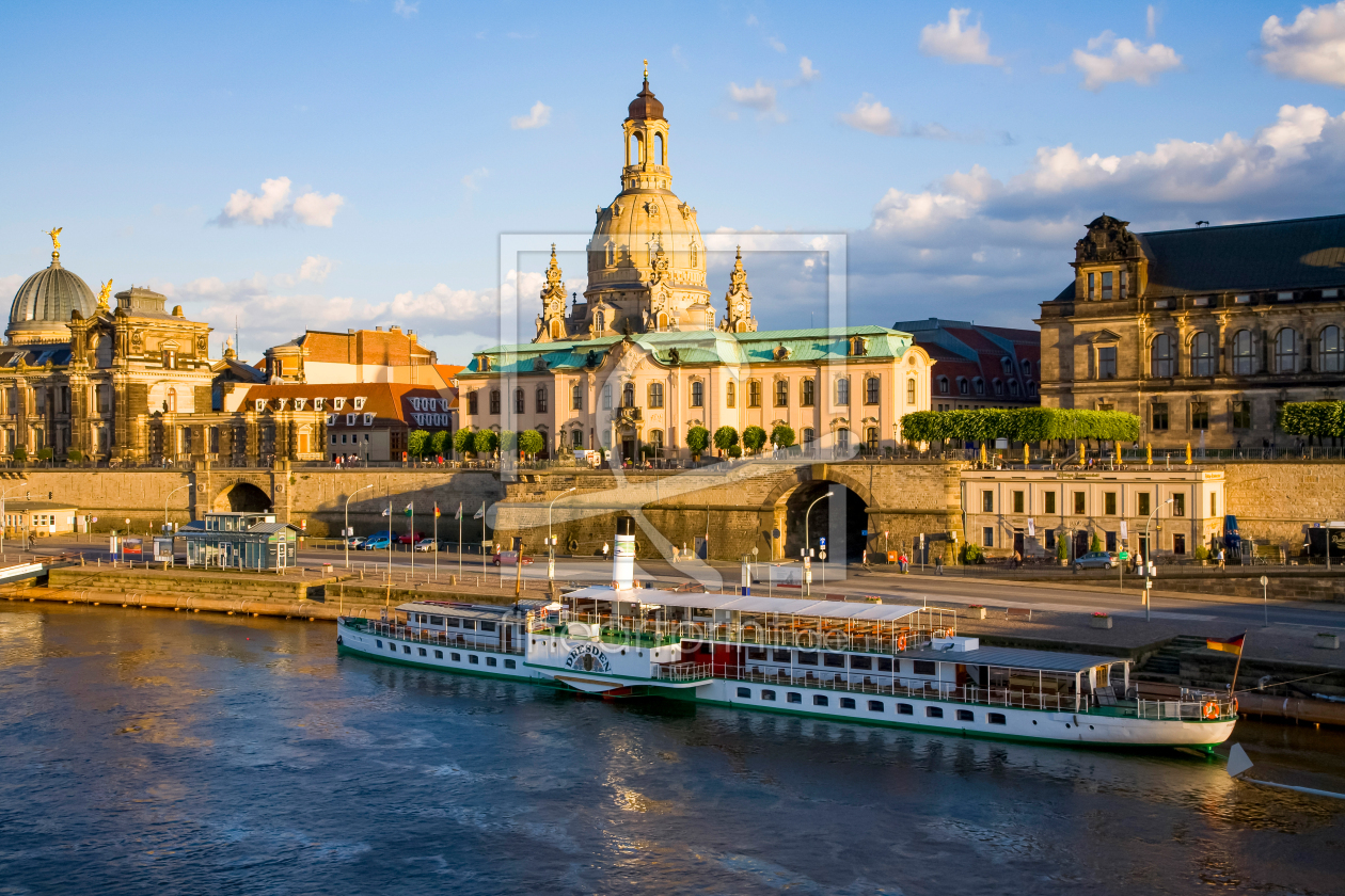 Bild-Nr.: 12921317 Brühlsche Terrasse und Frauenkirche in Dresden erstellt von dieterich