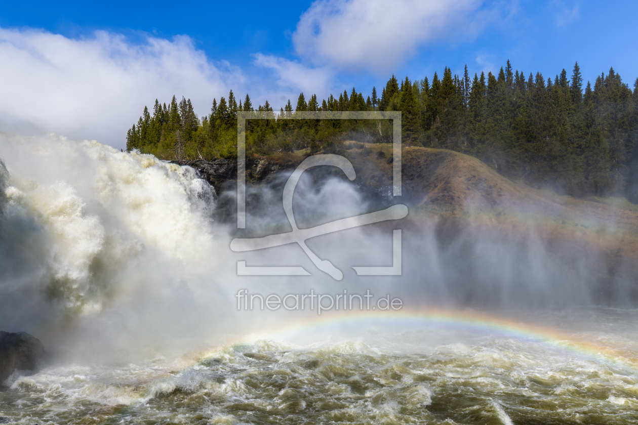 Bild-Nr.: 12938035 Tosender Wasserfall mit Regenbogen erstellt von Daniela Beyer