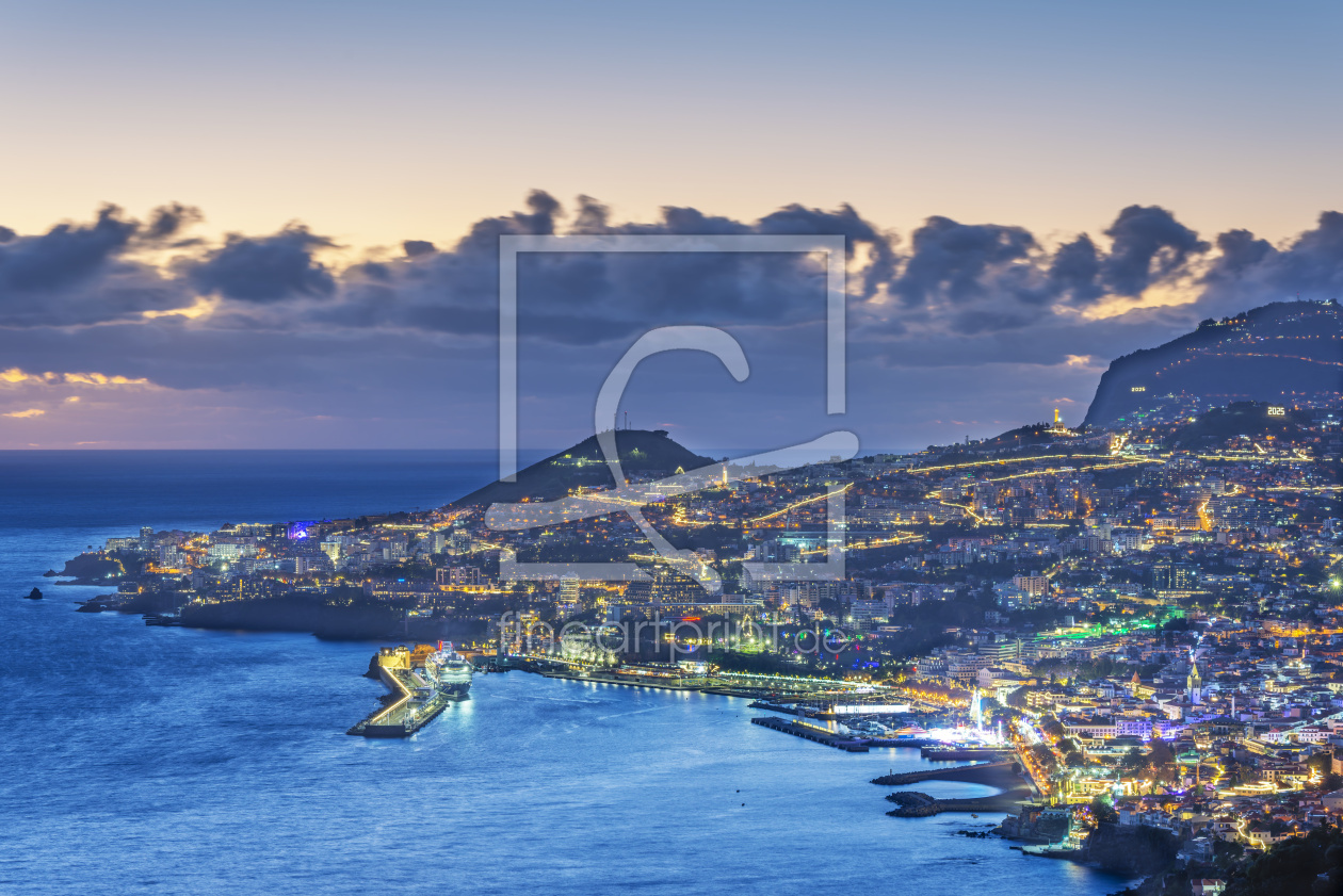 Bild-Nr.: 12940339 Abendlicht über Funchal erstellt von Walter G. Allgöwer