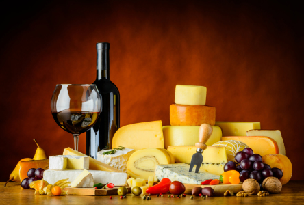Bild-Nr: 11921286 Stillleben mit Käsesorten und Rotwein Erstellt von: xfotostudio