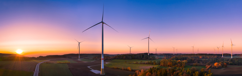 Bild-Nr: 12327130 Sonnenuntergang über Windrädern im Herbst Erstellt von: raphotography88