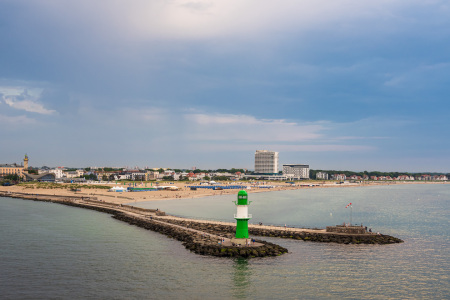 Bild-Nr: 12611217 Mole an der Ostseeküste in Warnemünde am Abend Erstellt von: Rico Ködder