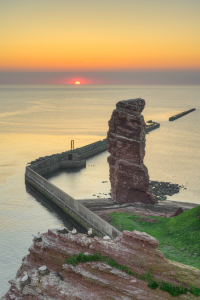Bild-Nr: 12796865 Blick zur Langen Anna auf Helgoland am Abend Erstellt von: Michael Valjak