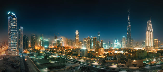 Bild-Nr: 12835265 Die Skyline von Dubai leuchtet in der Nacht Erstellt von: Smileus