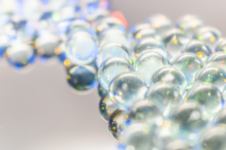 Bild-Nr: 12898512 Glaskugeln mit irisierenden Reflexionen Erstellt von: Sandra Höfer