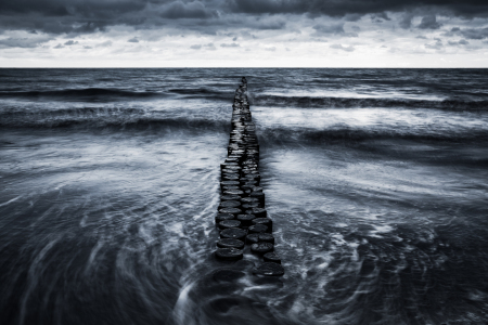 Bild-Nr: 12912637 dunkle See Erstellt von: Daniela Beyer