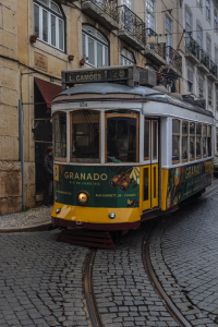 Bild-Nr: 12940601 Historische Strassenbahn in Lissabon Erstellt von: DirkR
