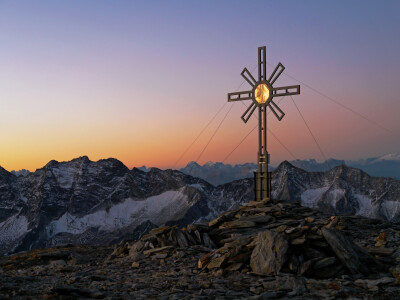 Bild-Nr: 11001594 Fünf Uhr früh am Gipfelkreuz Erstellt von: JLenk