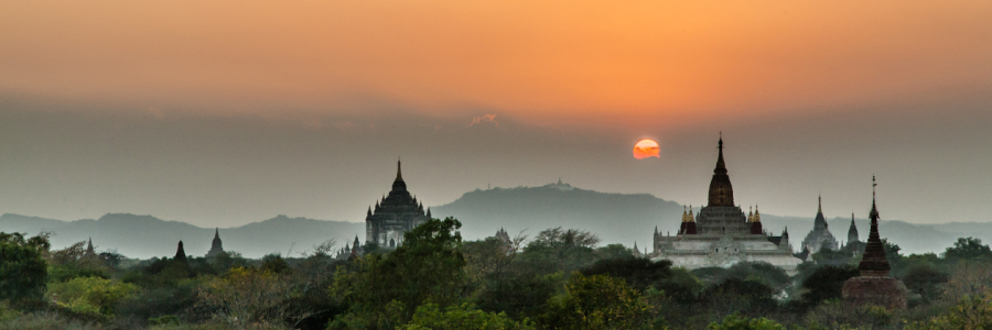 Bild-Nr: 11648052 Sonnenuntergang über Bagan Erstellt von: Sebastian Rost