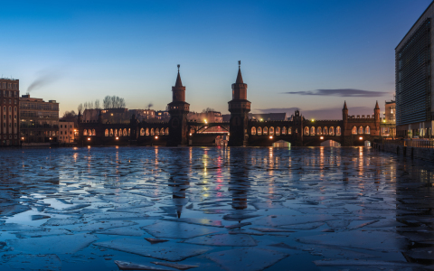 Bild-Nr: 11668830 Berlin - Oberbaumbrücke zur blauen Stunde Panorama Erstellt von: Jean Claude Castor