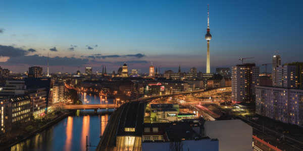 Bild-Nr: 11973283 Berlin Skyline an der Spree zur blauen Stunde Erstellt von: Jean Claude Castor