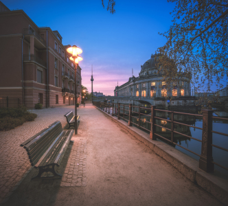 Bild-Nr: 12200459 Bodemuseum mit Spreeufer in Berlin am Morgen Erstellt von: Jean Claude Castor