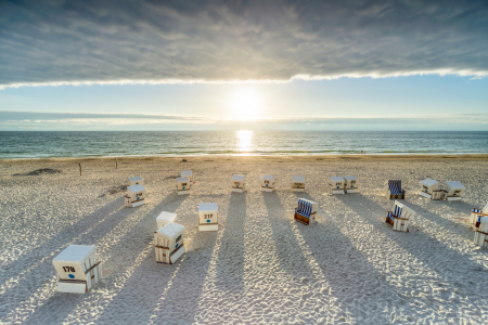 Bild-Nr: 12418476 Strandkörbe am Nordseestrand auf Sylt Erstellt von: eyetronic