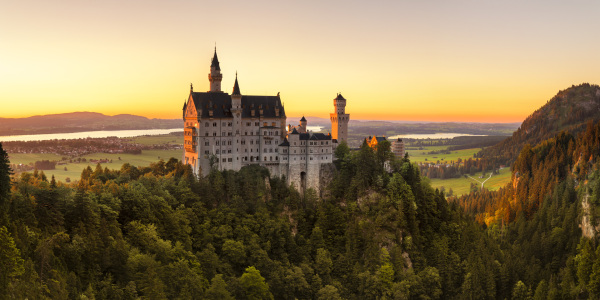 Bild-Nr: 12424181 Schloss Neuschwanstein bei Sonnenuntergang Erstellt von: KundenNr-360966