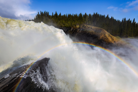 Bild-Nr: 12738790 Regenbogen am tosenden Wasserfall Erstellt von: Daniela Beyer