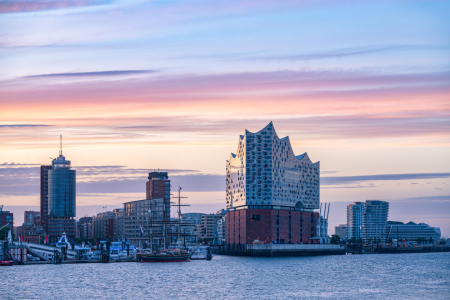 Bild-Nr: 12746201 Hamburger Hafen bei Sonnenaufgang  Erstellt von: eyetronic