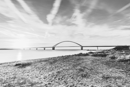 Bild-Nr: 12802843 Fehmarnsundbrücke in Schwarz_Weiß Erstellt von: Ursula Reins