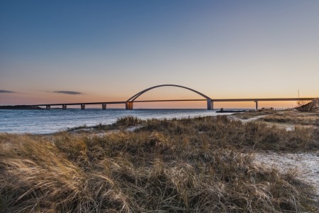 Bild-Nr: 12808727 Fehmarnsundbrücke  im Abendlicht Erstellt von: Ursula Reins