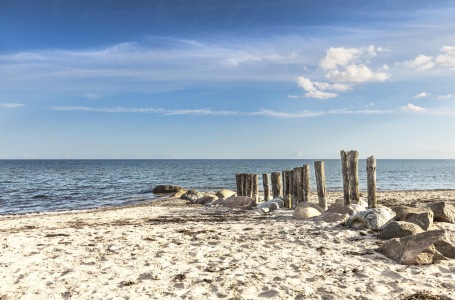 Bild-Nr: 12812409 Wellenbrecher an der Ostsee Erstellt von: Ursula Reins