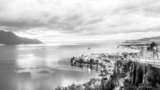 Bild-Nr: 12827922 Montreux am Genfersee bei Nacht - monochrom Erstellt von: dieterich