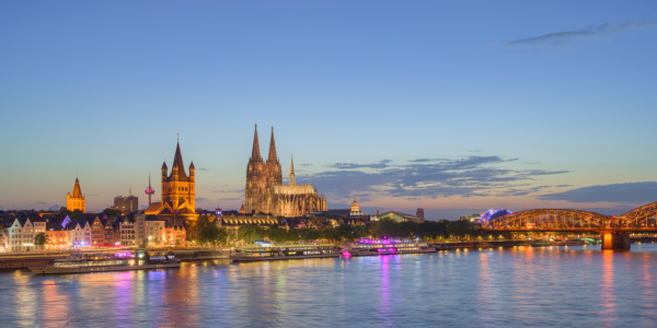 Bild-Nr: 12839522 Die Skyline von Köln am Abend Erstellt von: Michael Valjak