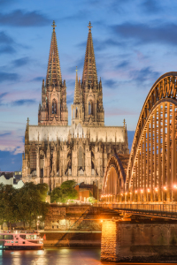 Bild-Nr: 12839908 Beleuchteter Kölner Dom am Abend Erstellt von: Michael Valjak