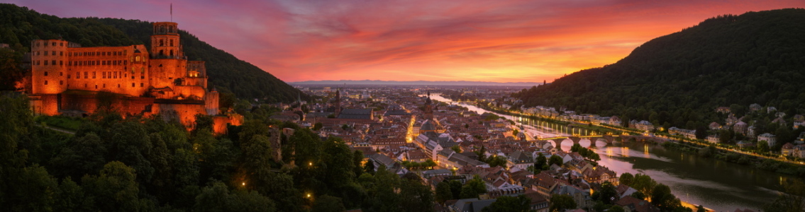 Bild-Nr: 12848513 Heidelberg mit buntem Abendhimmel und Schloss Erstellt von: Smileus