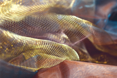 Bild-Nr: 12899498 Goldbraunes Netzgewebe in Falten Erstellt von: Sandra Höfer